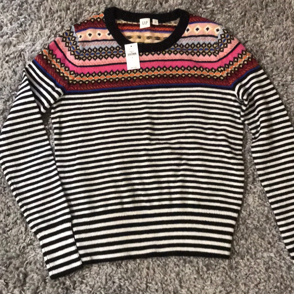 Patterned Crew Neck Sweater